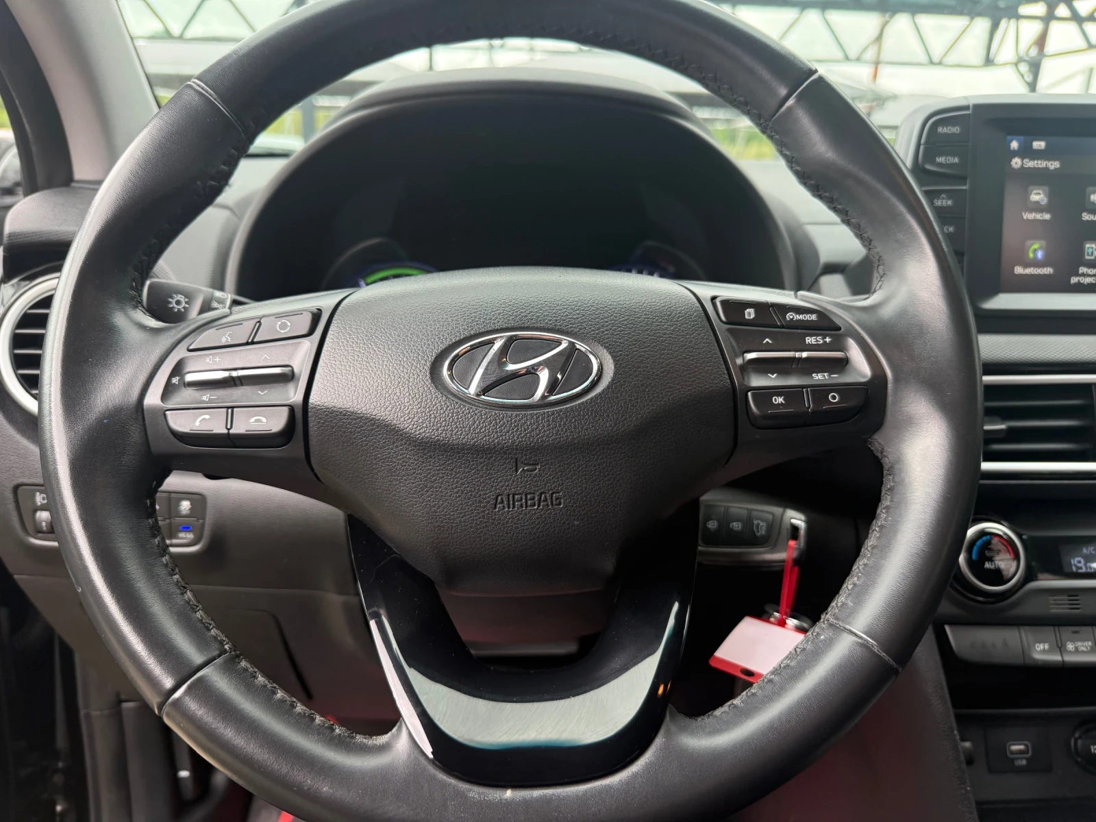 Hyundai Kona 1.6 HEV XTEC 141hp CAMERA! СОБСТВЕН ЛИЗИНГ , снимка 11 - Автомобили и джипове - 54347566