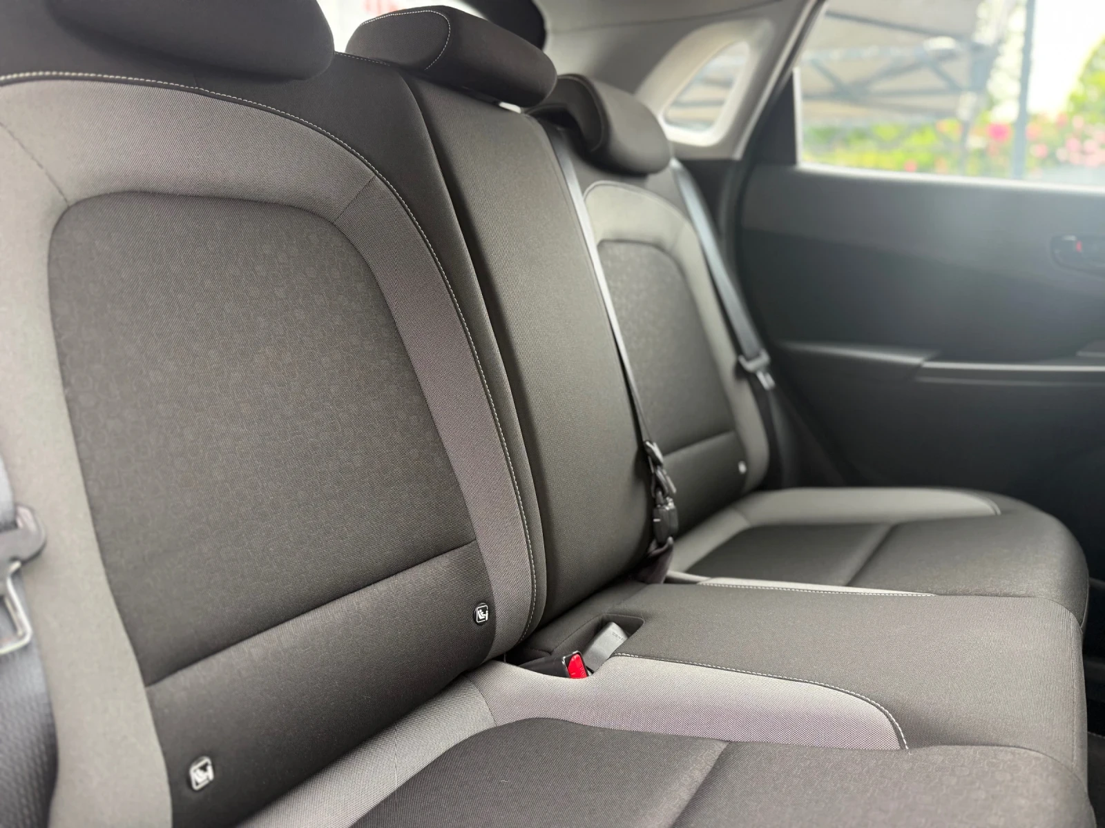 Hyundai Kona 1.6 HEV XTEC 141hp CAMERA! СОБСТВЕН ЛИЗИНГ , снимка 9 - Автомобили и джипове - 54347566
