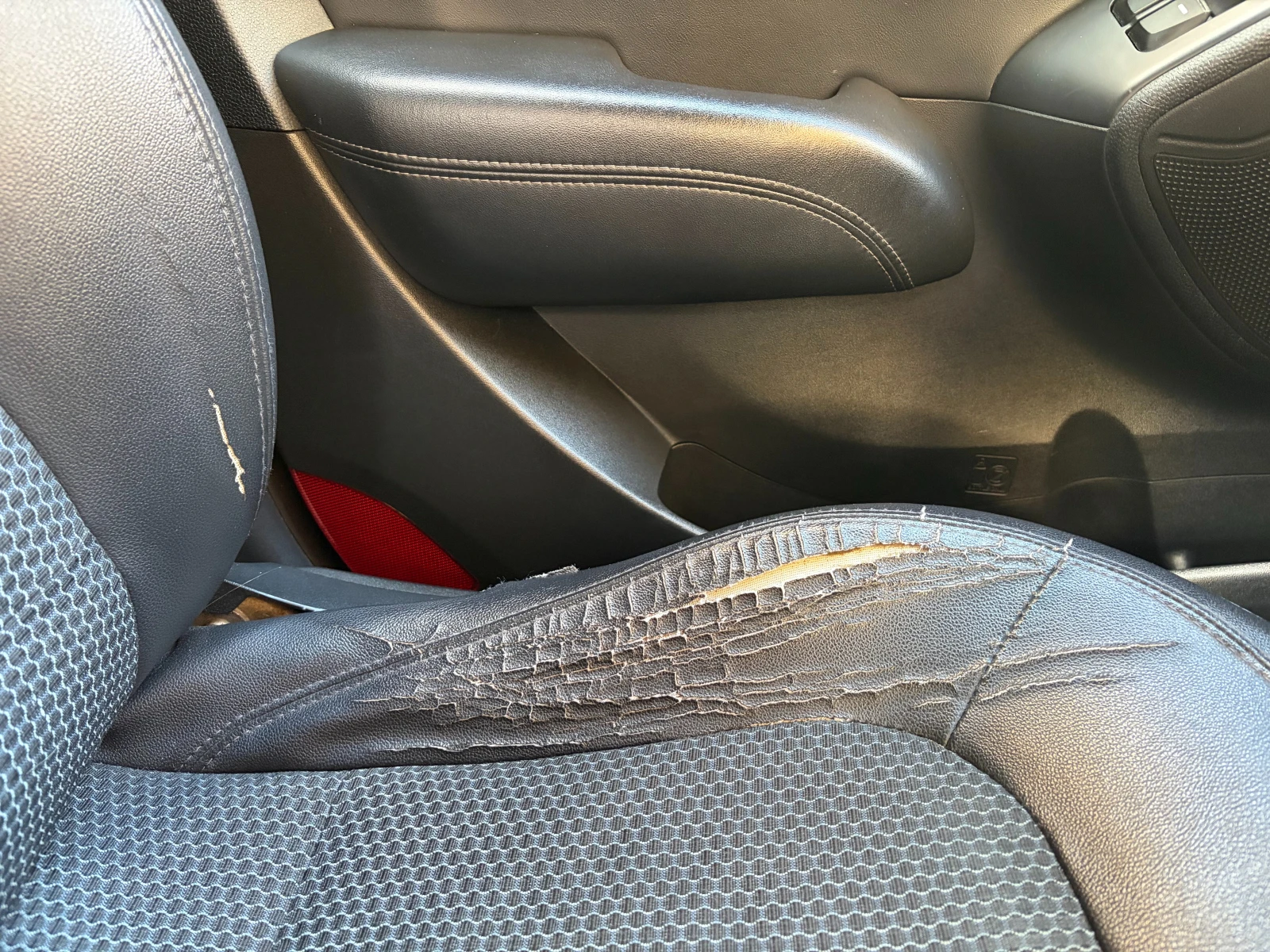 Hyundai IX35, снимка 8 - Автомобили и джипове - 54722231