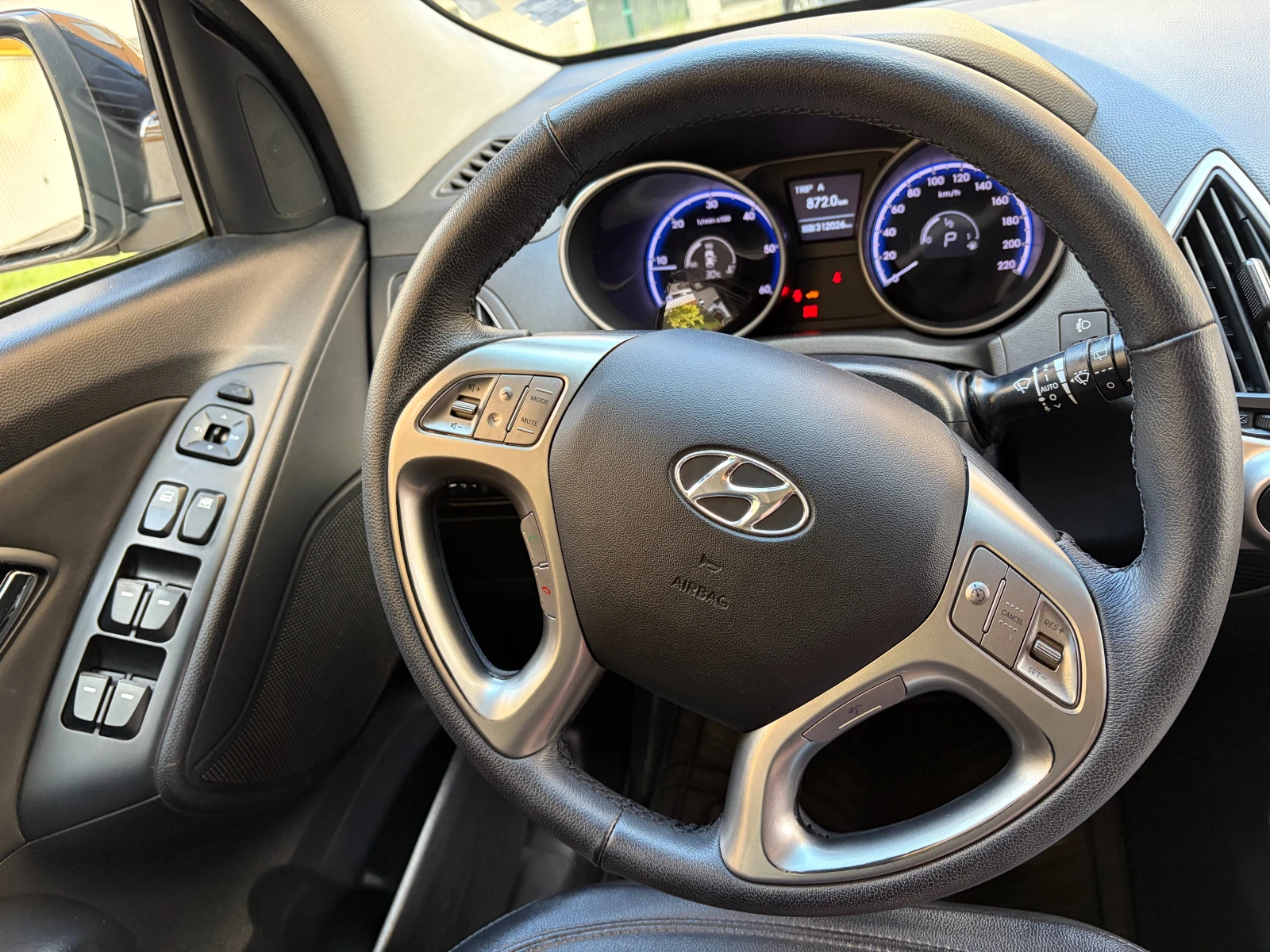 Hyundai IX35, снимка 4 - Автомобили и джипове - 54722231