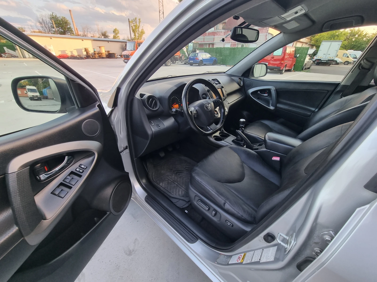 Toyota Rav4 2.2 D4D 150 �.�. 4�4 ���� ���� ���������� �������� | Mobile.bg � ����������� 13