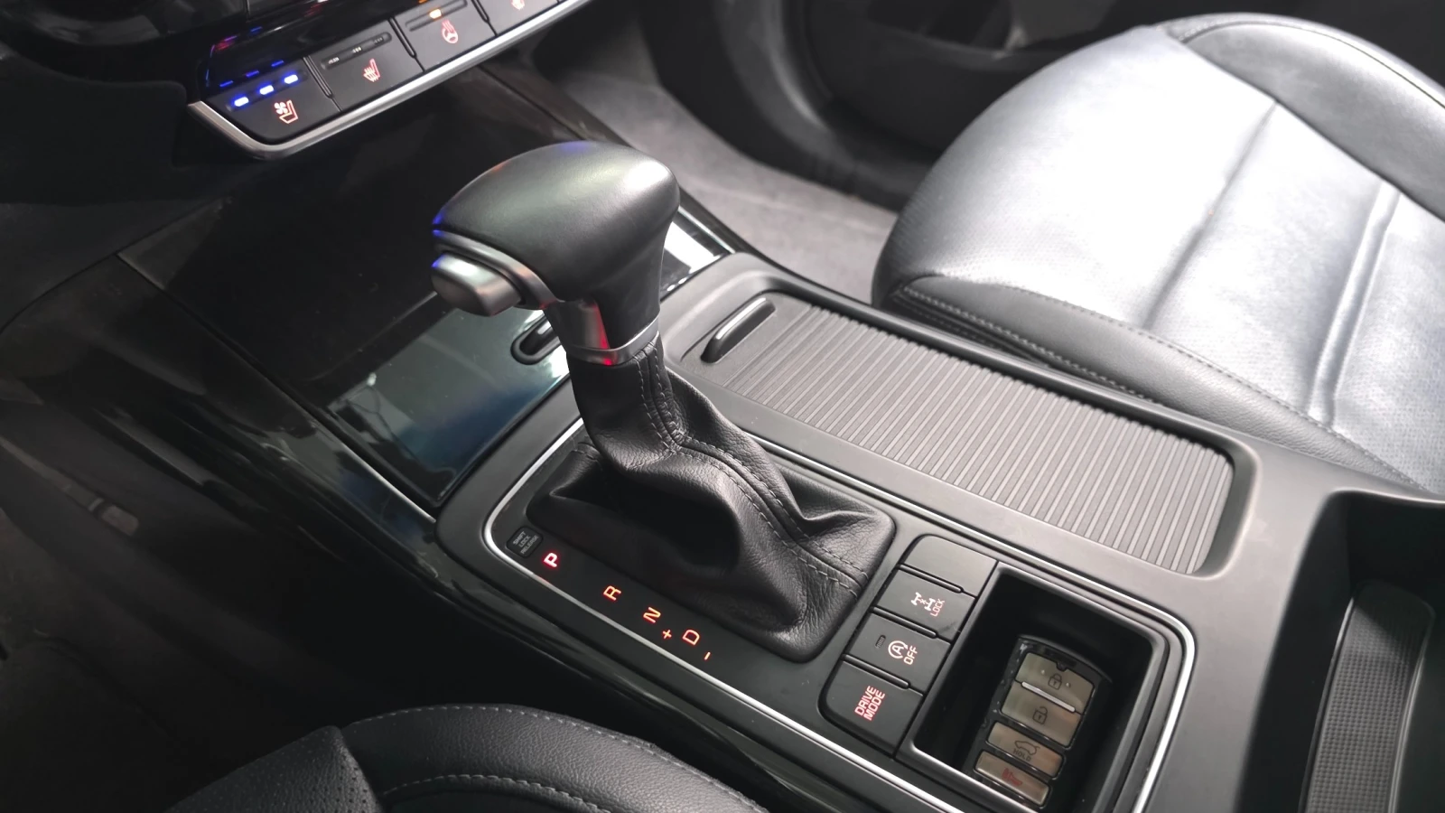 Kia Sorento 2.0 CRDi 4WD Prestige (Model 2018), снимка 6 - Автомобили и джипове - 55645669