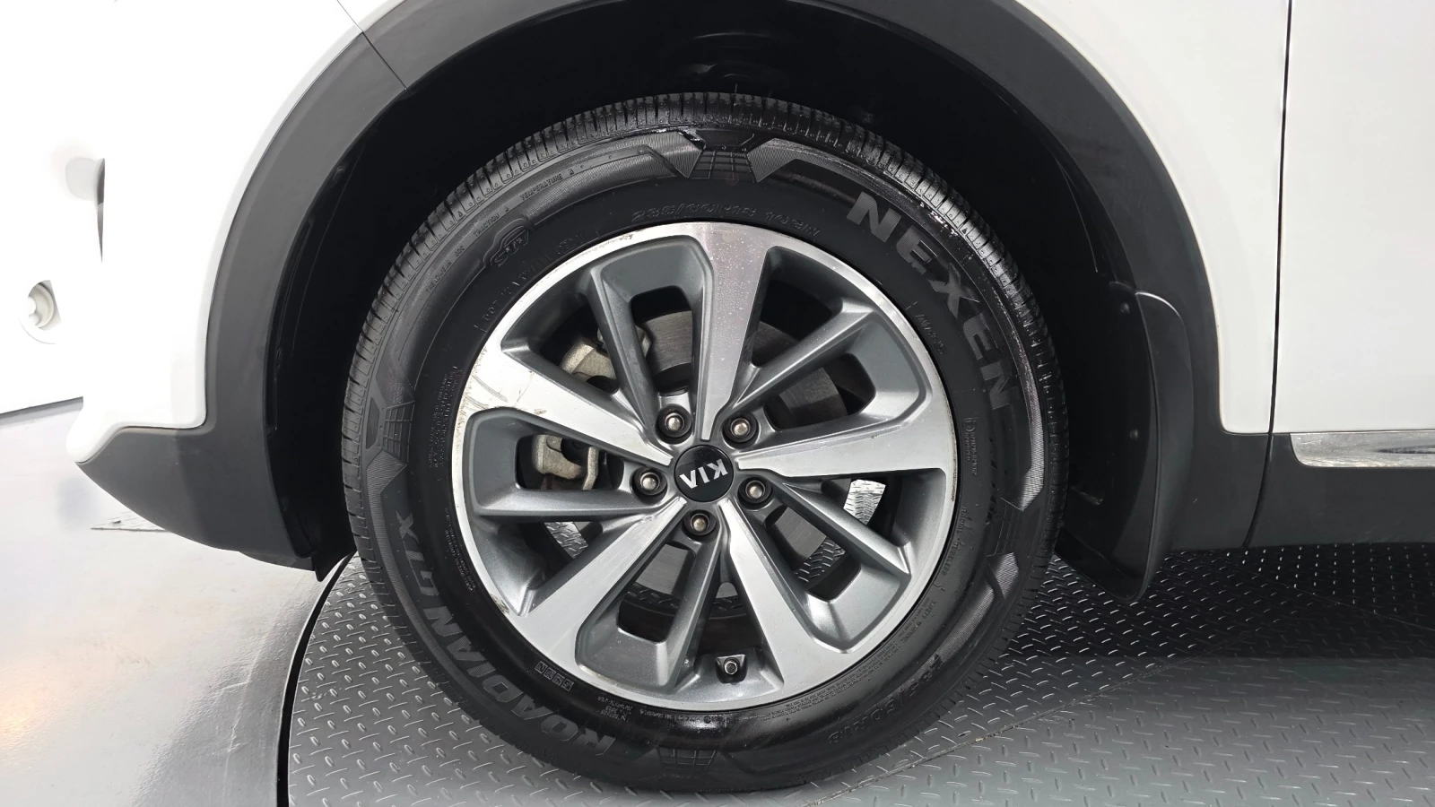 Kia Sorento 2.0 CRDi 4WD Prestige (Model 2018), снимка 14 - Автомобили и джипове - 55645669