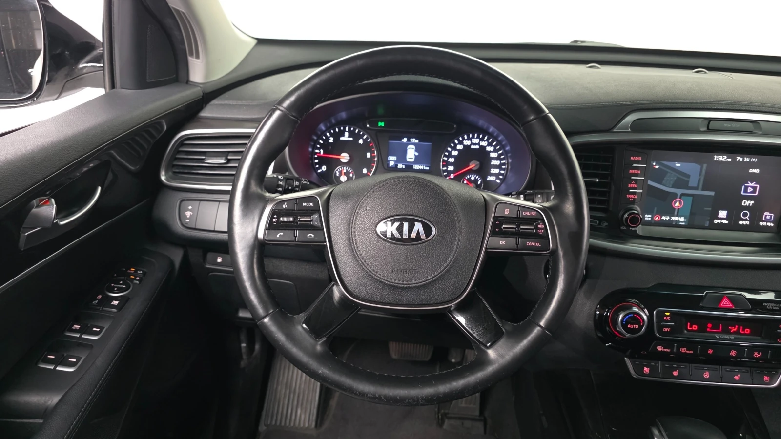 Kia Sorento 2.0 CRDi 4WD Prestige (Model 2018), снимка 7 - Автомобили и джипове - 55645669
