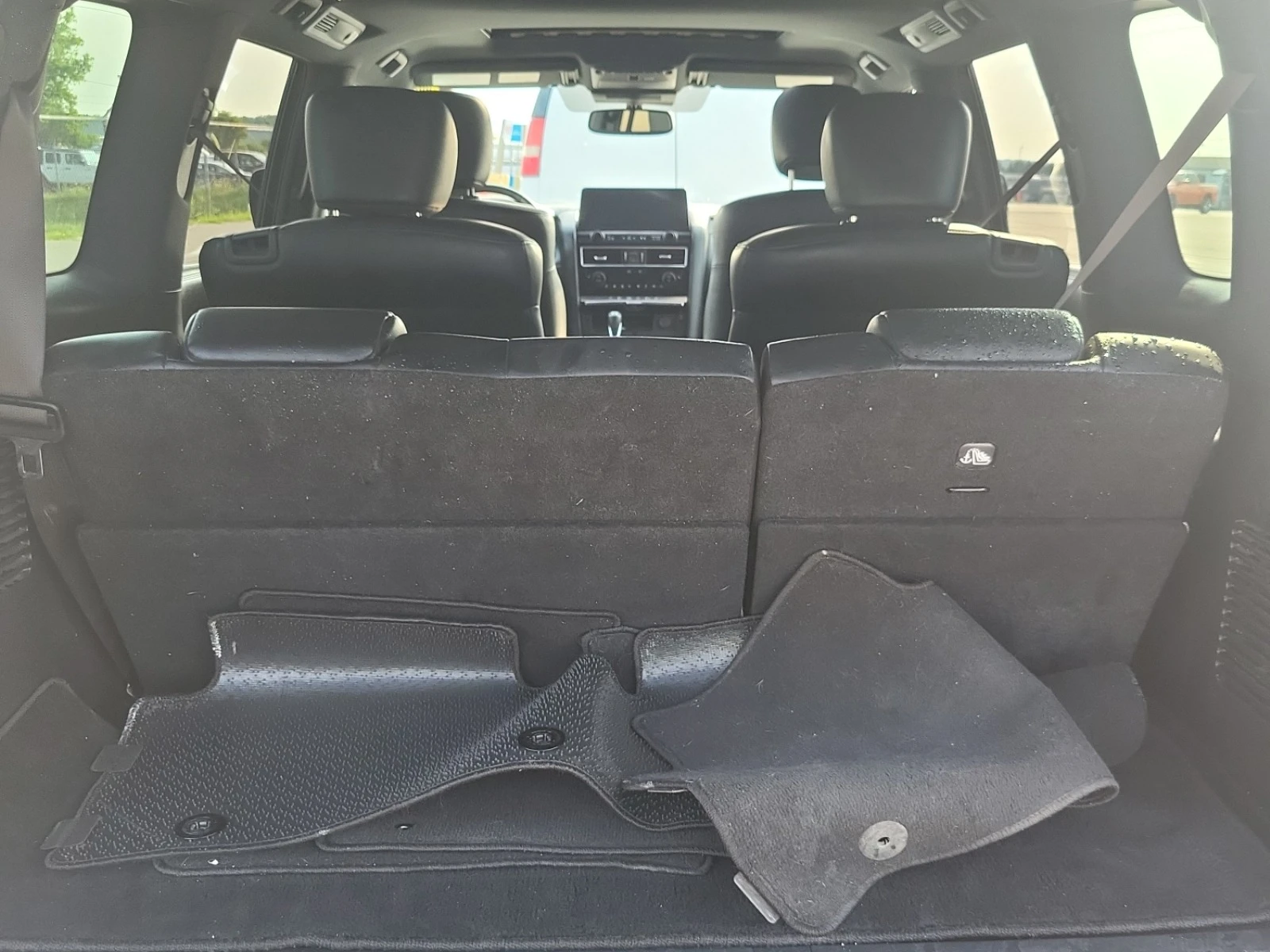 Nissan Armada SL 4x4 5.6L V8, снимка 12 - Автомобили и джипове - 55907553
