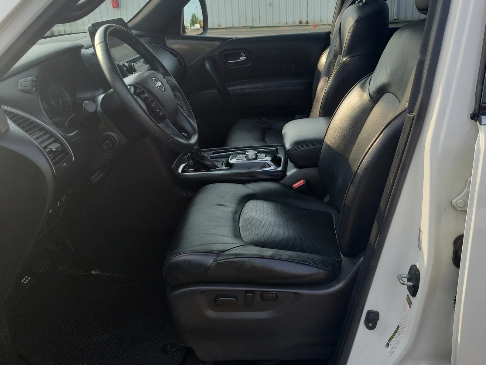 Nissan Armada SL 4x4 5.6L V8, снимка 7 - Автомобили и джипове - 55907553