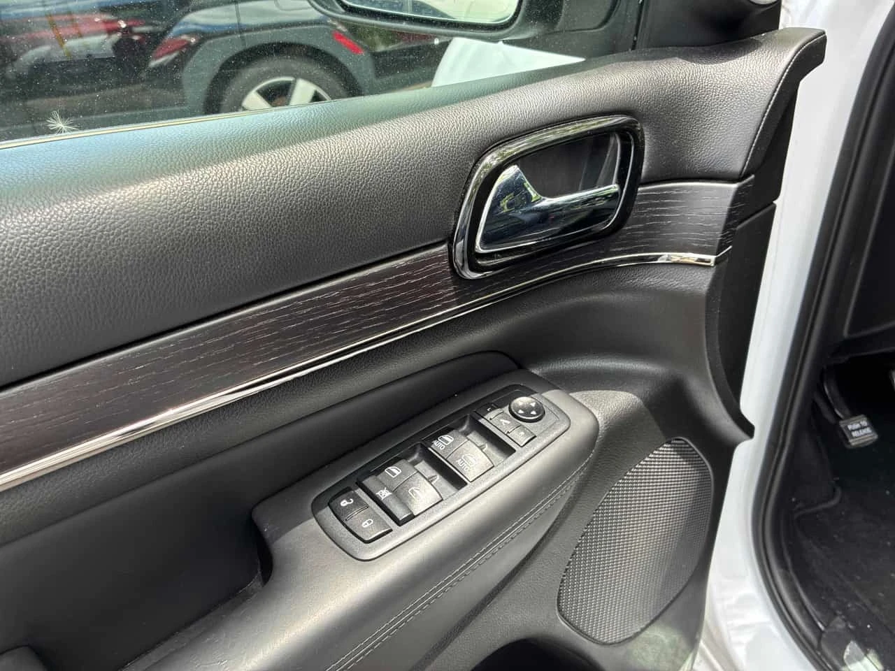Jeep Grand cherokee * High Altitude * CARFAX * ��� ������������ ������ | Mobile.bg � ����������� 10