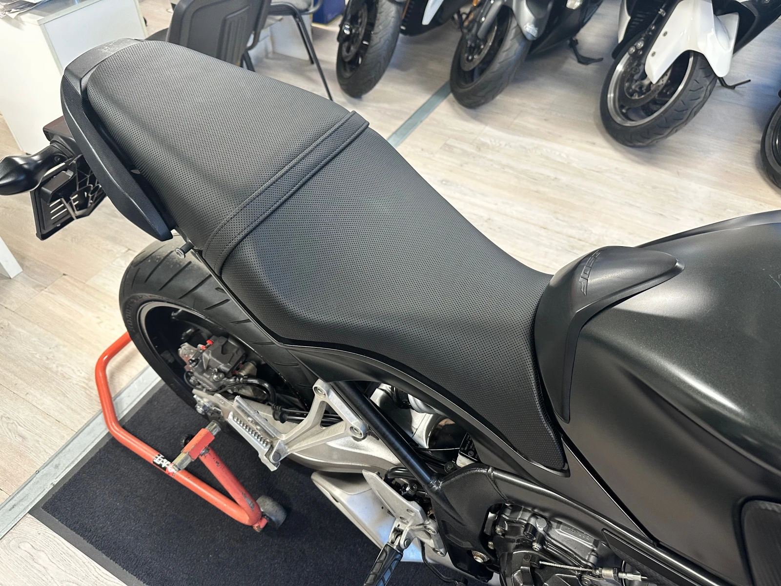 Honda Cb 650F ABS 09.2015г., снимка 4 - Мотоциклети и мототехника - 54730733