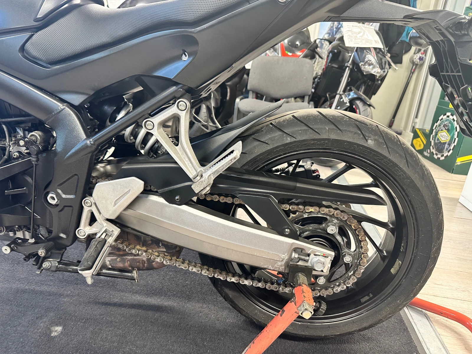 Honda Cb 650F ABS 09.2015г., снимка 13 - Мотоциклети и мототехника - 54730733