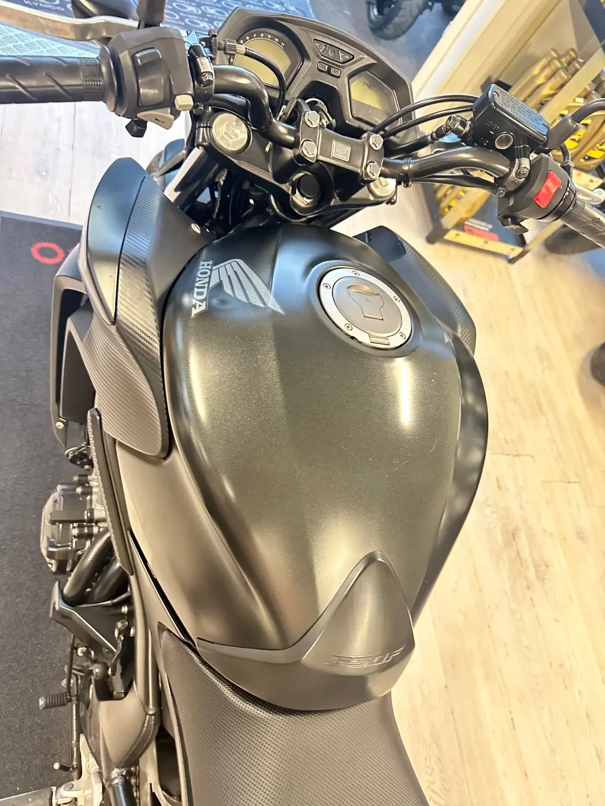 Honda Cb 650F ABS 09.2015г., снимка 2 - Мотоциклети и мототехника - 54730733