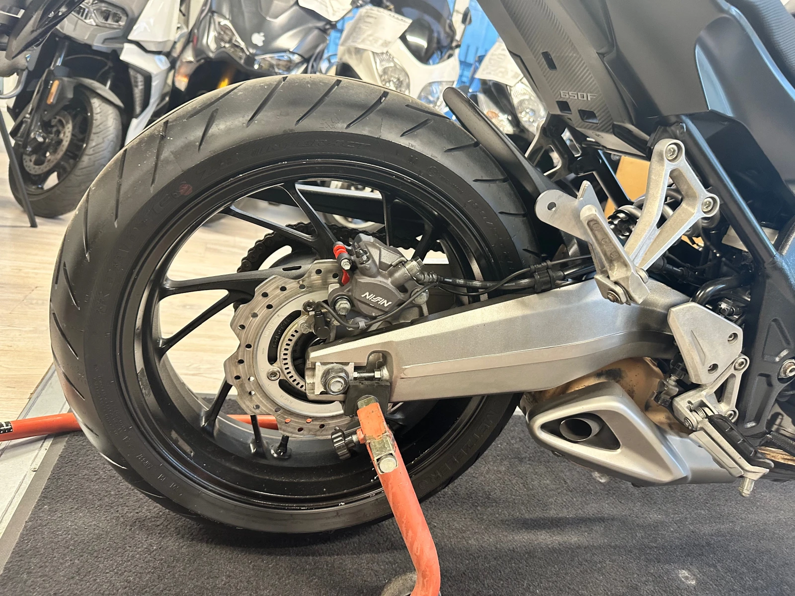 Honda Cb 650F ABS 09.2015г., снимка 11 - Мотоциклети и мототехника - 54730733