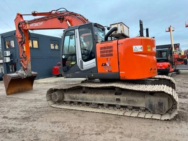 Багер Hitachi ZX 225, снимка 1 - Индустриална техника - 48518304