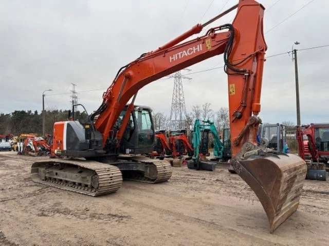 Багер Hitachi ZX 225, снимка 2 - Индустриална техника - 48518304