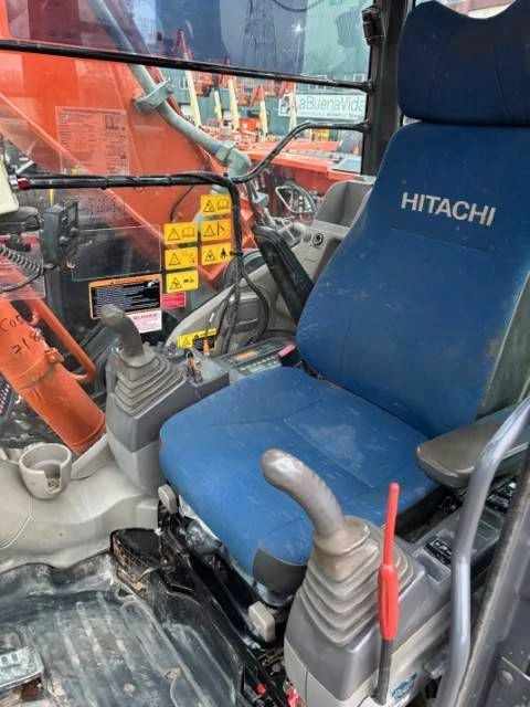 Багер Hitachi ZX 225, снимка 4 - Индустриална техника - 48518304