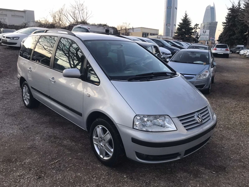 VW Sharan 1.9TDI КОЖА, НАВИГАЦИЯ, 7 МЕСТЕН, снимка 3 - Автомобили и джипове - 48147239