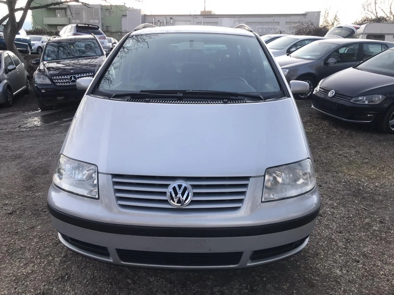 VW Sharan 1.9TDI КОЖА, НАВИГАЦИЯ, 7 МЕСТЕН, снимка 2 - Автомобили и джипове - 48147239