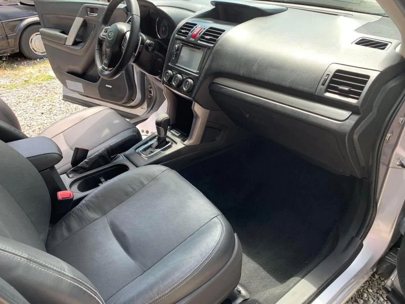 Subaru Forester 2.0 XT, снимка 6 - Автомобили и джипове - 51750361