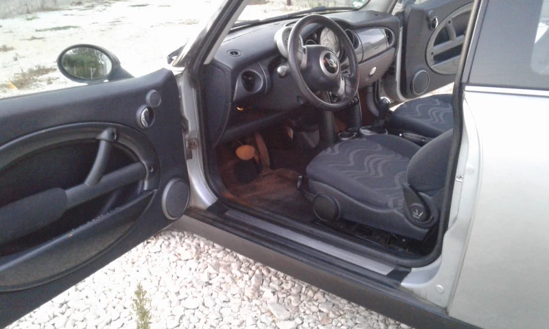Mini One автоматик, снимка 15 - Автомобили и джипове - 52266720