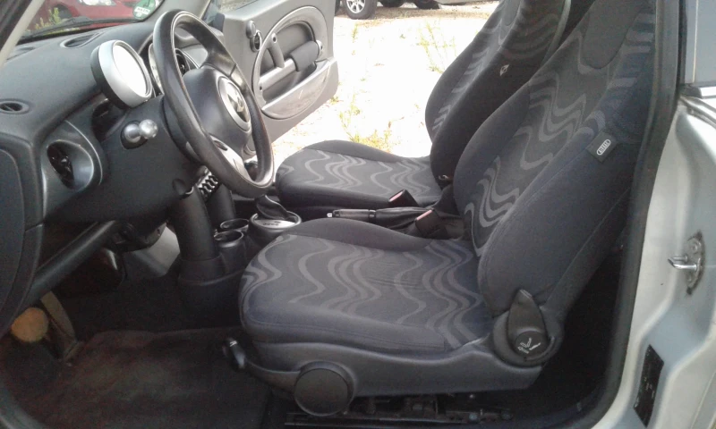 Mini One автоматик, снимка 6 - Автомобили и джипове - 52266720