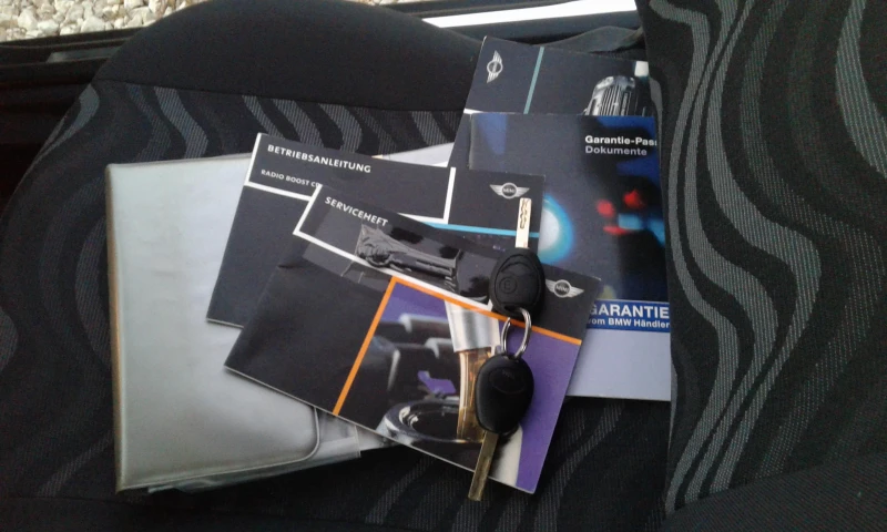 Mini One автоматик, снимка 11 - Автомобили и джипове - 52266720