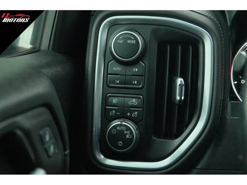 Chevrolet Silverado * 4x4 Crew Cab 147 RST Z71| LOADED RARE | DURAMAX , снимка 14 - Автомобили и джипове - 52928125