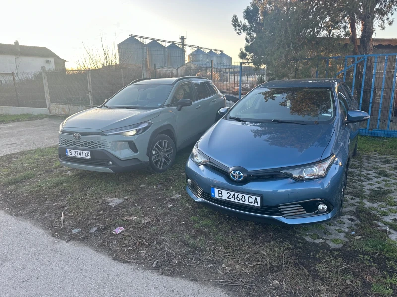 Toyota Auris 1, 8 хибрид, снимка 14 - Автомобили и джипове - 52935472