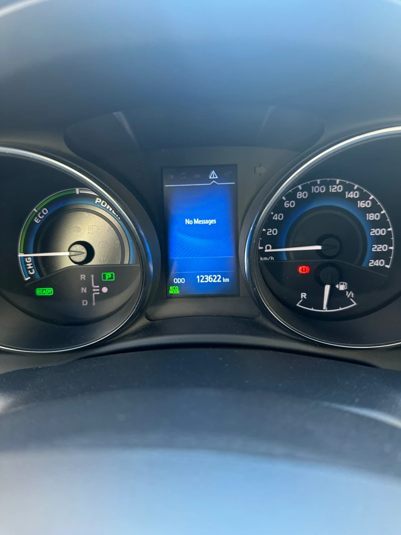 Toyota Auris 1, 8 хибрид, снимка 5 - Автомобили и джипове - 52935472
