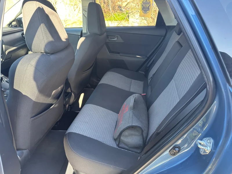 Toyota Auris 1, 8 хибрид, снимка 10 - Автомобили и джипове - 52935472