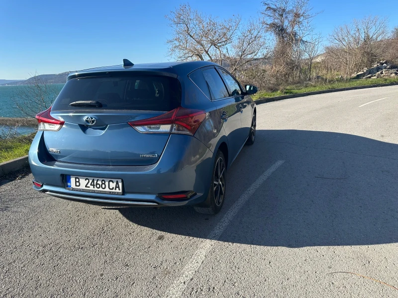 Toyota Auris 1, 8 хибрид, снимка 2 - Автомобили и джипове - 52935472
