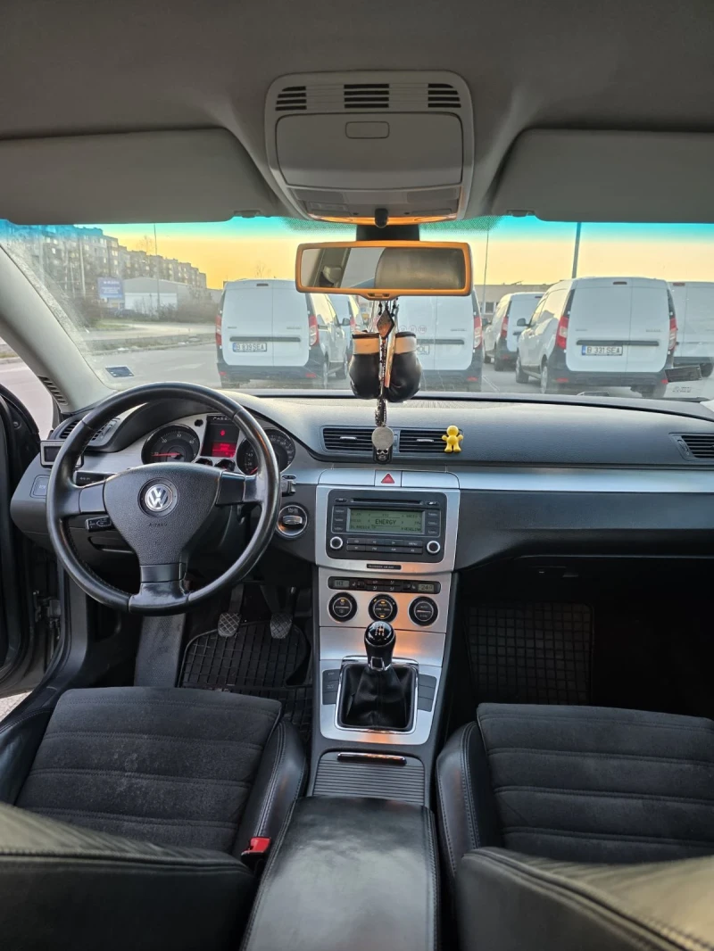 VW Passat 2.0TDI, снимка 11 - Автомобили и джипове - 52939003