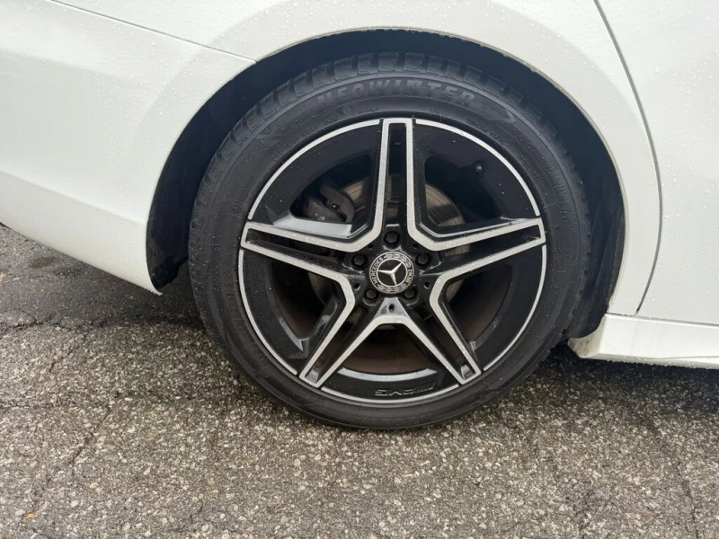 Mercedes-Benz A 220 * 4MATIC Sedan * CARFAX * ЦЕНА ДО БГ, снимка 15 - Автомобили и джипове - 52991671