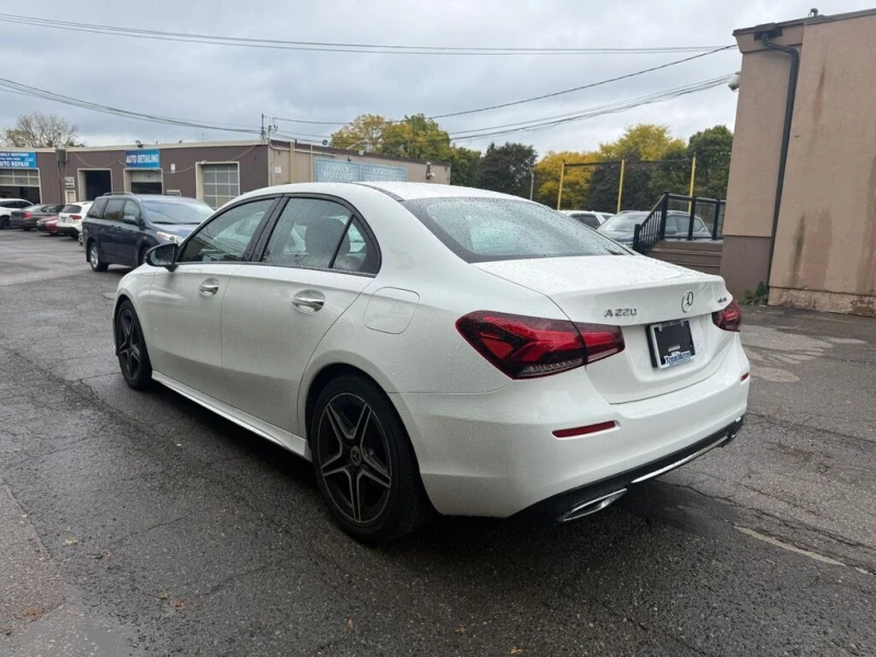 Mercedes-Benz A 220 * 4MATIC Sedan * CARFAX * ЦЕНА ДО БГ, снимка 6 - Автомобили и джипове - 52991671