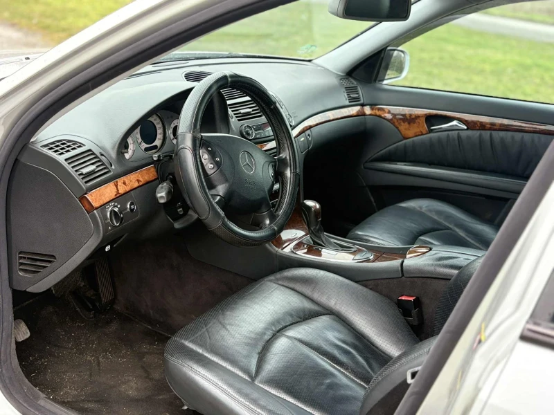 Mercedes-Benz E 320, снимка 5 - Автомобили и джипове - 53062347