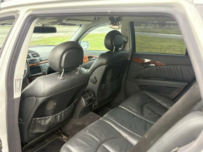 Mercedes-Benz E 320, снимка 7 - Автомобили и джипове - 53062347
