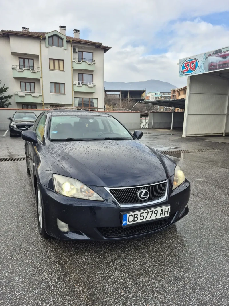 Lexus IS 220d Много Екстри, Двигател на 7000 км. 
