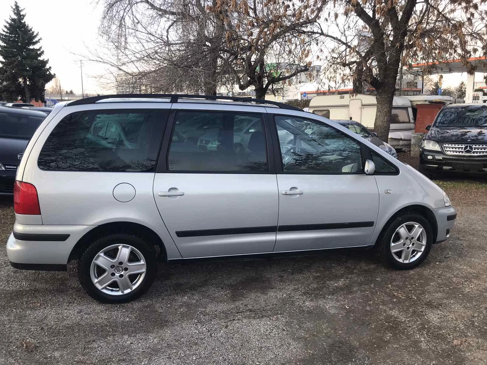 VW Sharan 1.9TDI КОЖА, НАВИГАЦИЯ, 7 МЕСТЕН - изображение 4