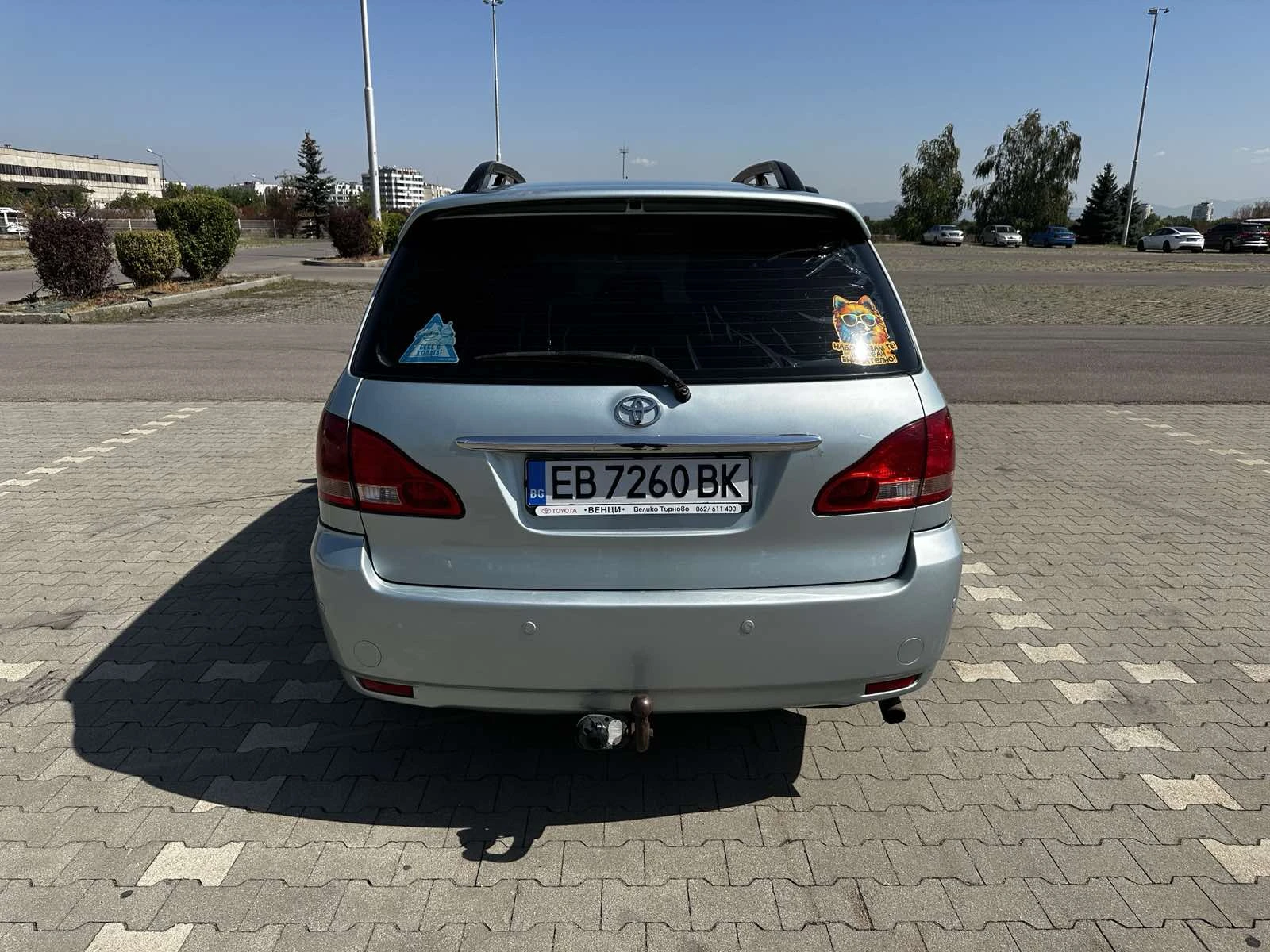 Toyota Avensis verso 2.0 D4D 4+ 1  - изображение 2