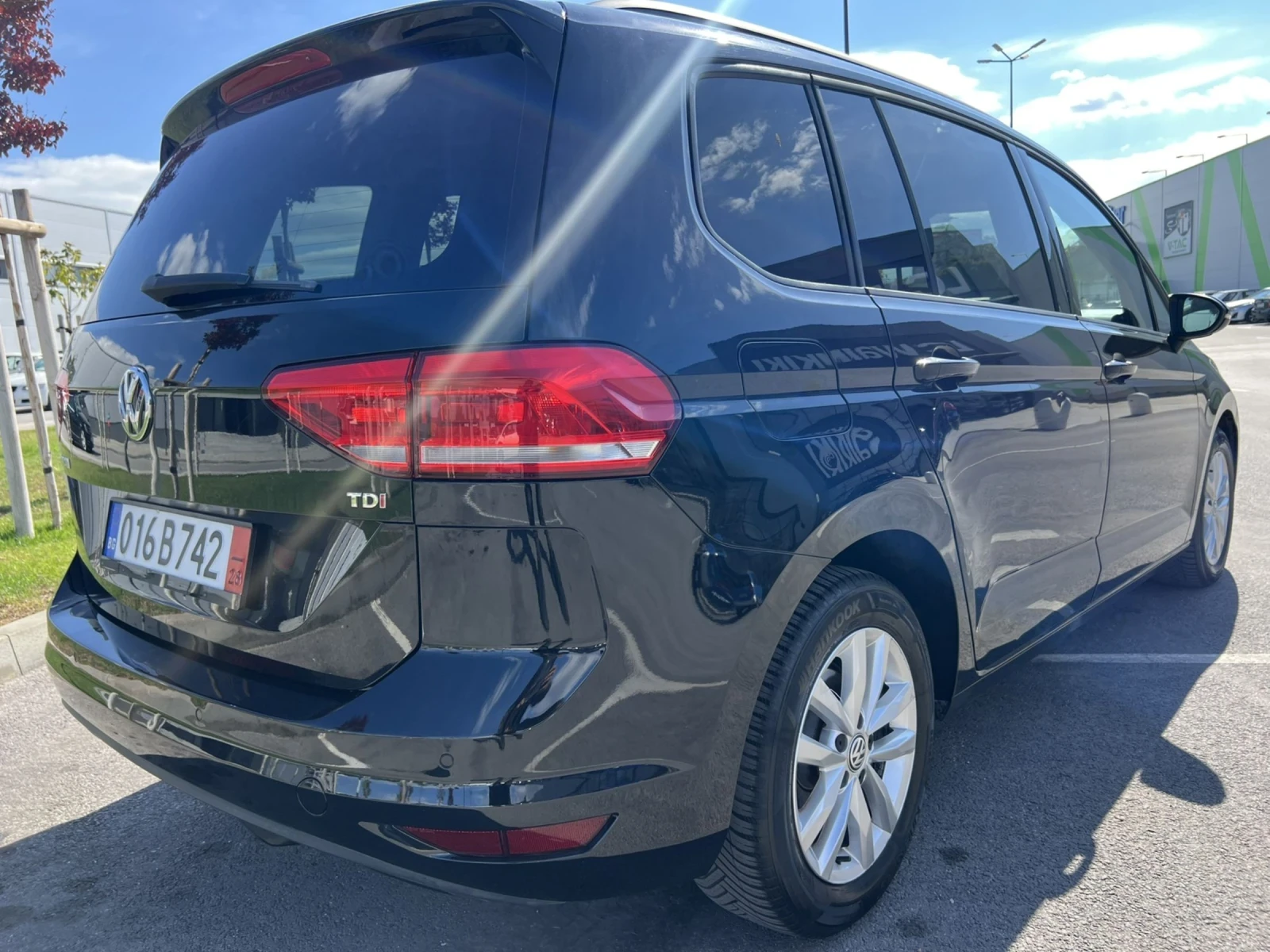 VW Touran 1.6 TDI EURO 6B 6-1 - изображение 8