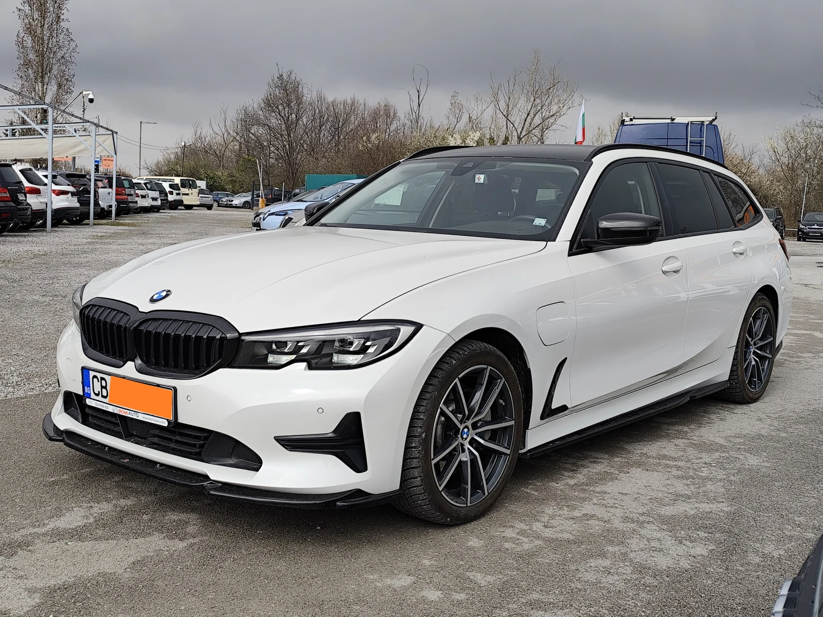 BMW 330 e xDrive* PLUG IN HYBRID* LED* ����* CARPLAY | Mobile.bg � ����������� 1