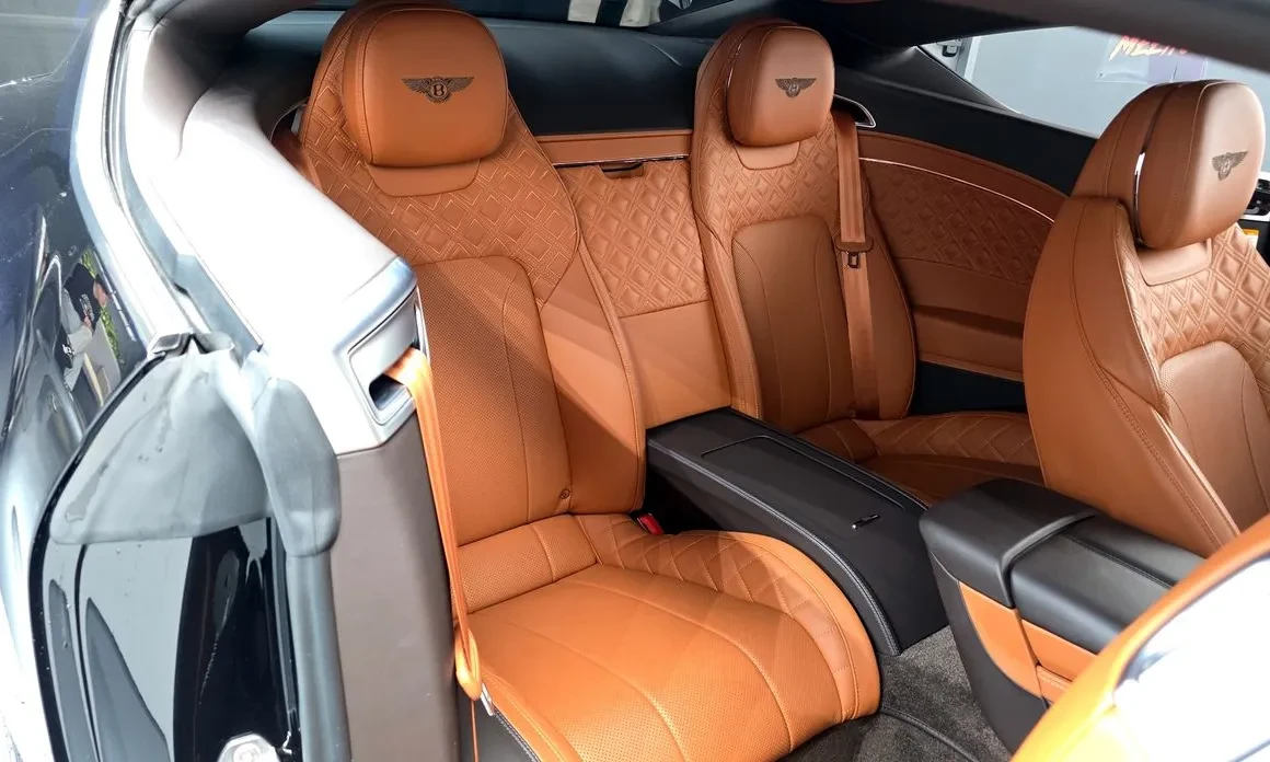 Bentley Continental gt 4.0 V8 / МАСАЖИ / ОБДУХ / HUD / NAIM FOR BENTLEY, снимка 17 - Автомобили и джипове - 54585927
