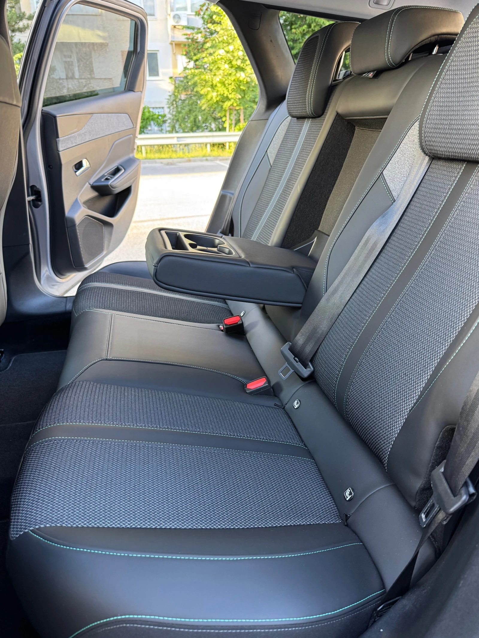 Peugeot 308 1.5 BlueHDi - EAT8 - Allure - Distronic - Keyless, снимка 10 - Автомобили и джипове - 54914618