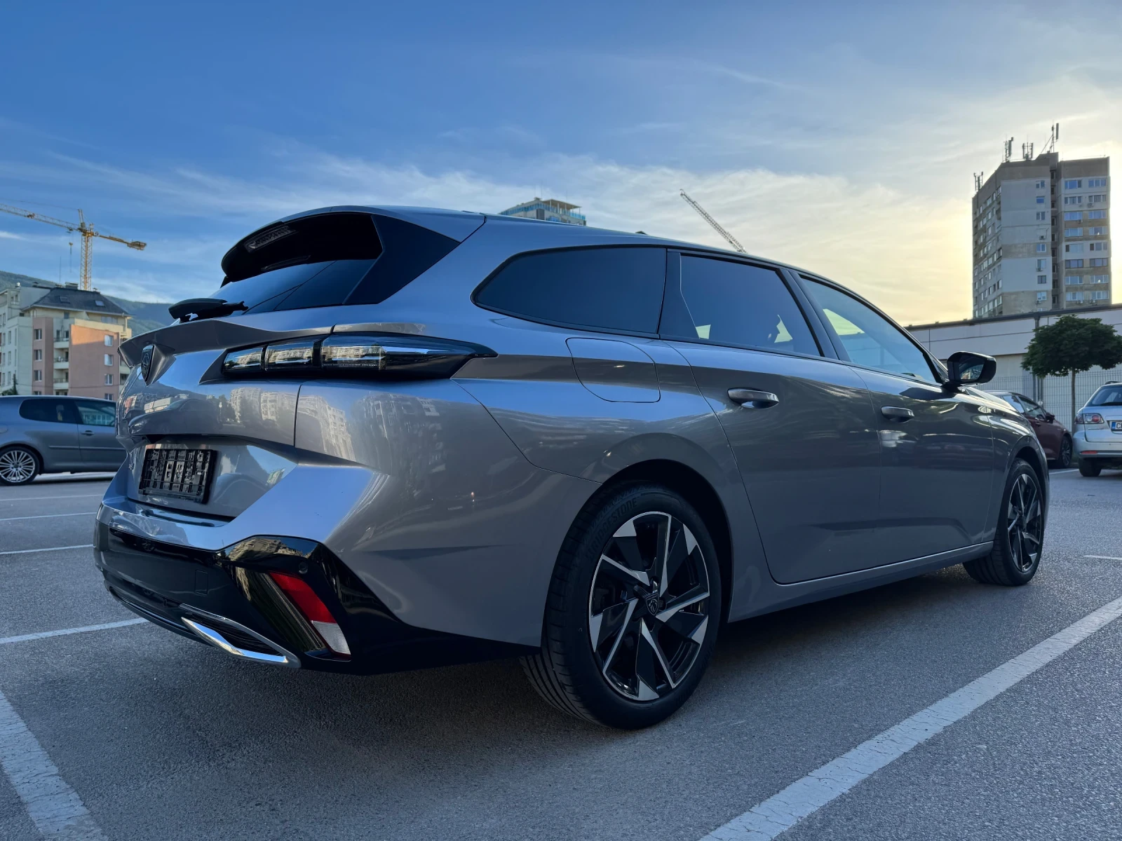 Peugeot 308 1.5 BlueHDi - EAT8 - Allure - Distronic - Keyless, снимка 6 - Автомобили и джипове - 54914618