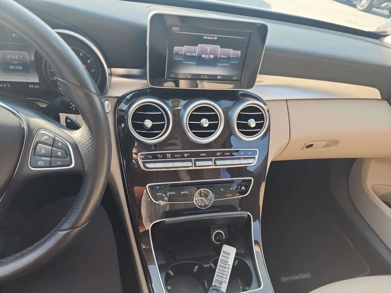 Mercedes-Benz C 300 * CARFAX * БЕЗ ПЪРВОНАЧАЛНА ВНОСКА, снимка 9 - Автомобили и джипове - 55374781