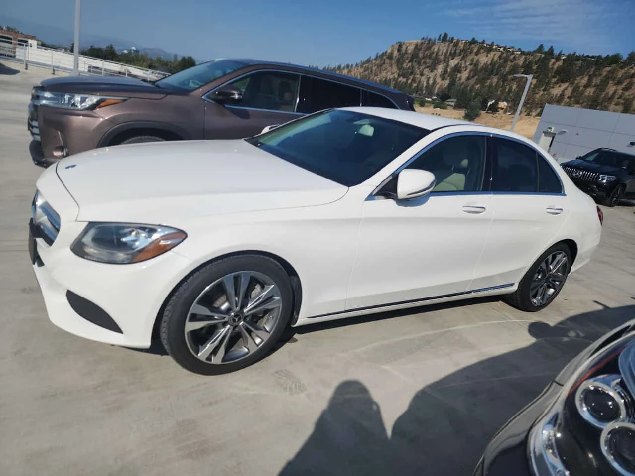 Mercedes-Benz C 300 * CARFAX * БЕЗ ПЪРВОНАЧАЛНА ВНОСКА, снимка 2 - Автомобили и джипове - 55374781