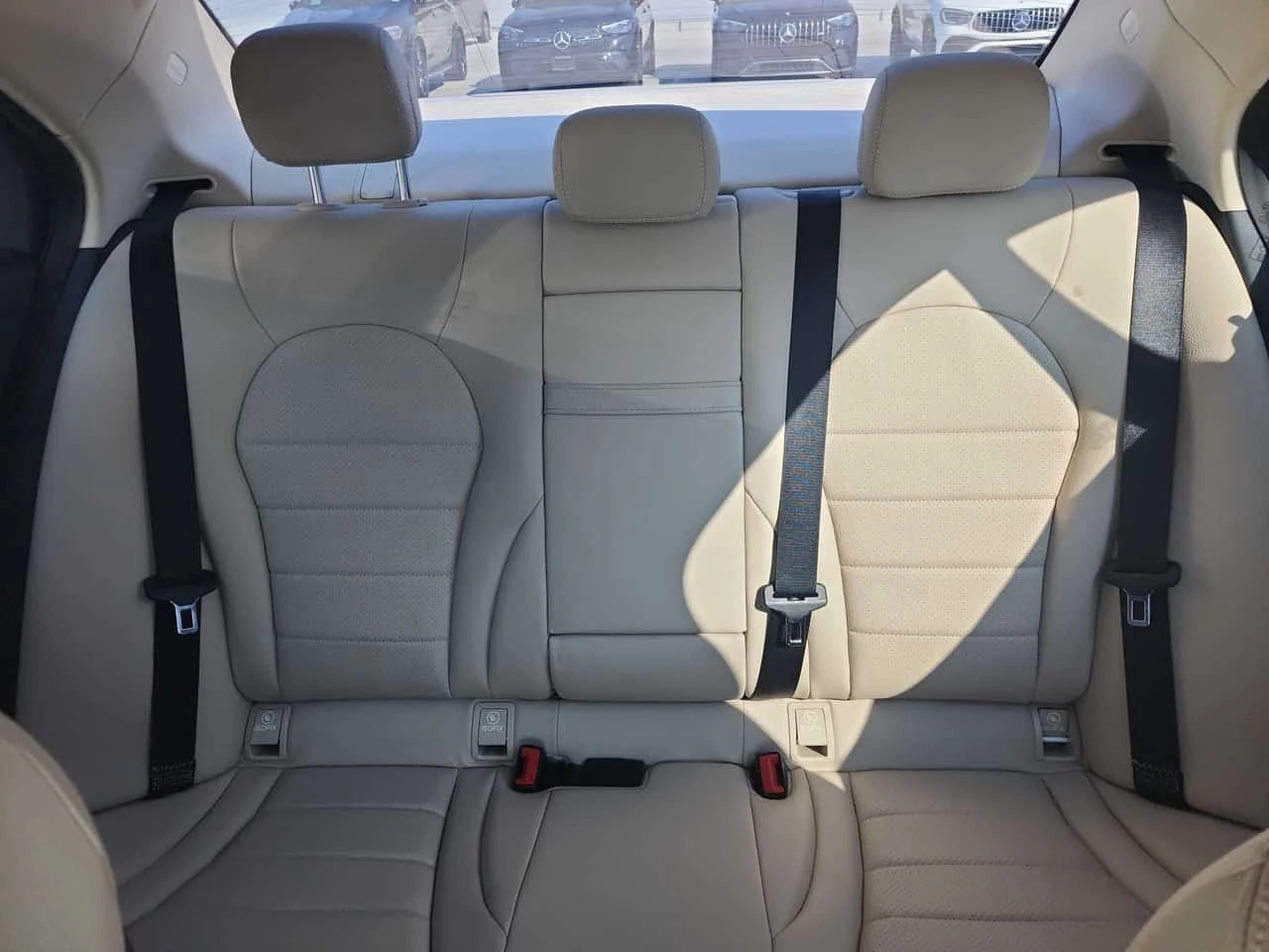 Mercedes-Benz C 300 * CARFAX * БЕЗ ПЪРВОНАЧАЛНА ВНОСКА, снимка 10 - Автомобили и джипове - 55374781