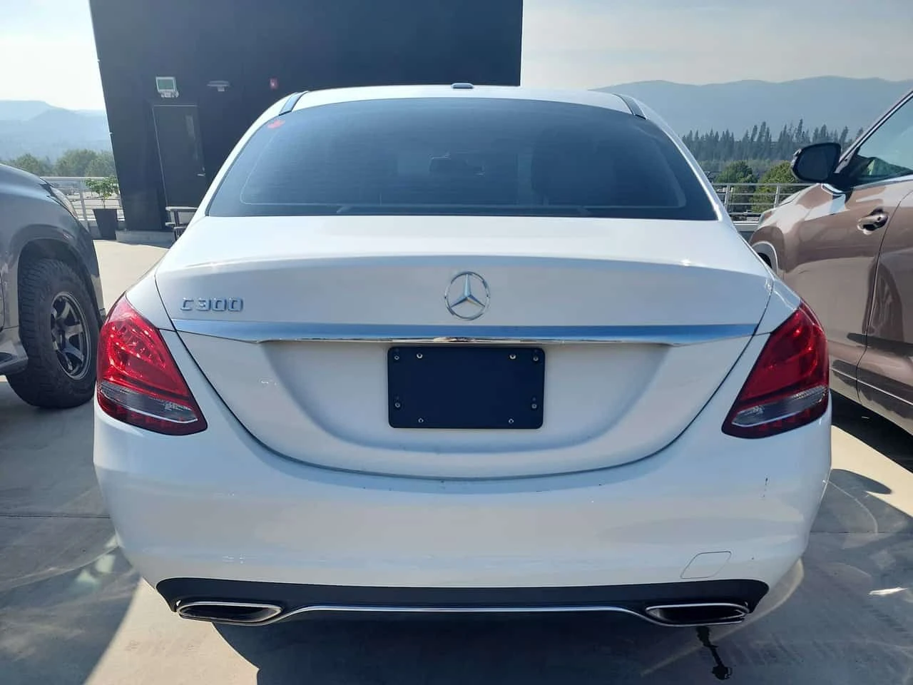 Mercedes-Benz C 300 * CARFAX * БЕЗ ПЪРВОНАЧАЛНА ВНОСКА, снимка 4 - Автомобили и джипове - 55374781