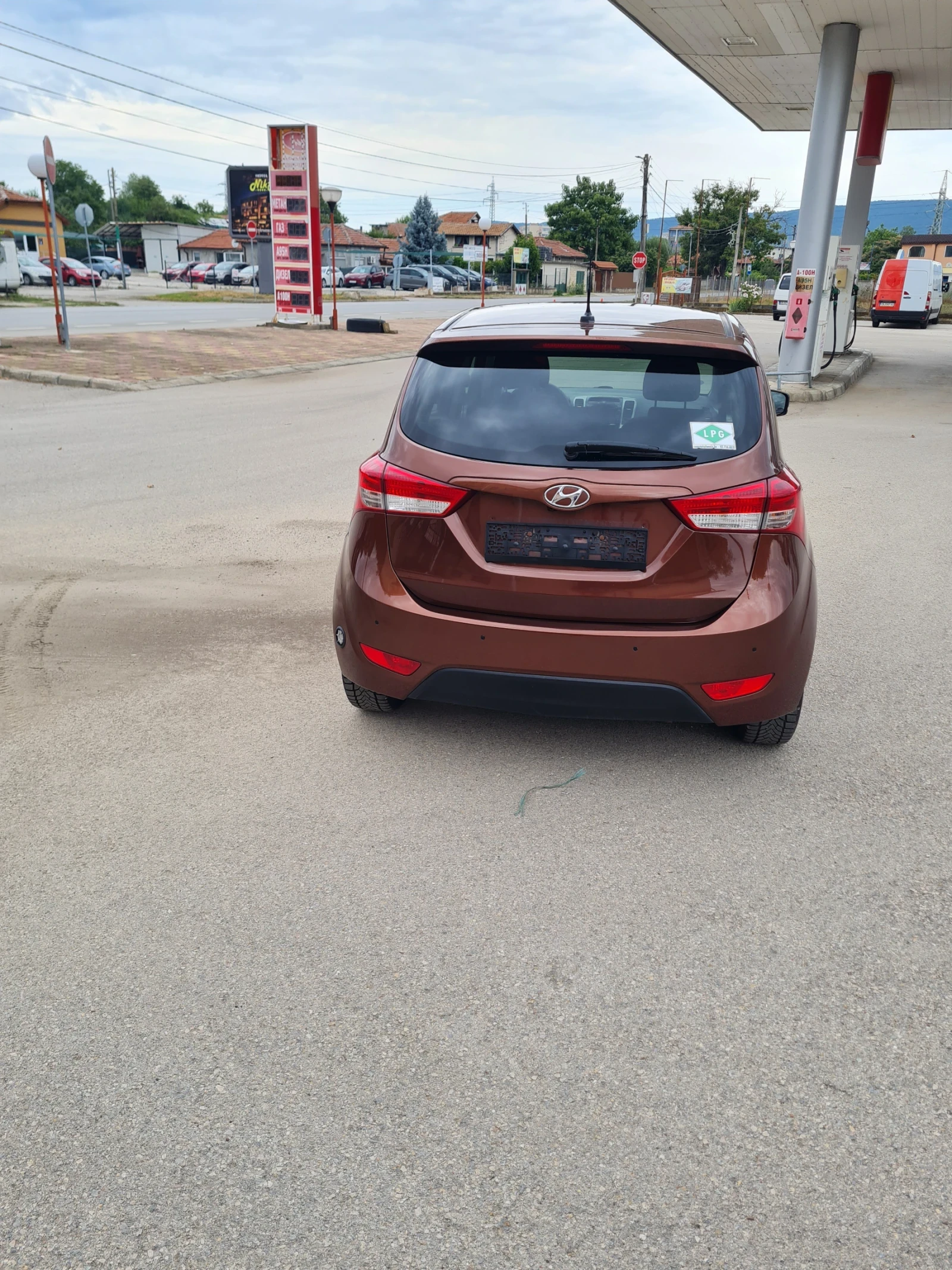 Hyundai Ix20 1.6куб.125к.с.Бензин + Газ Автоматик , снимка 2 - Автомобили и джипове - 55428995