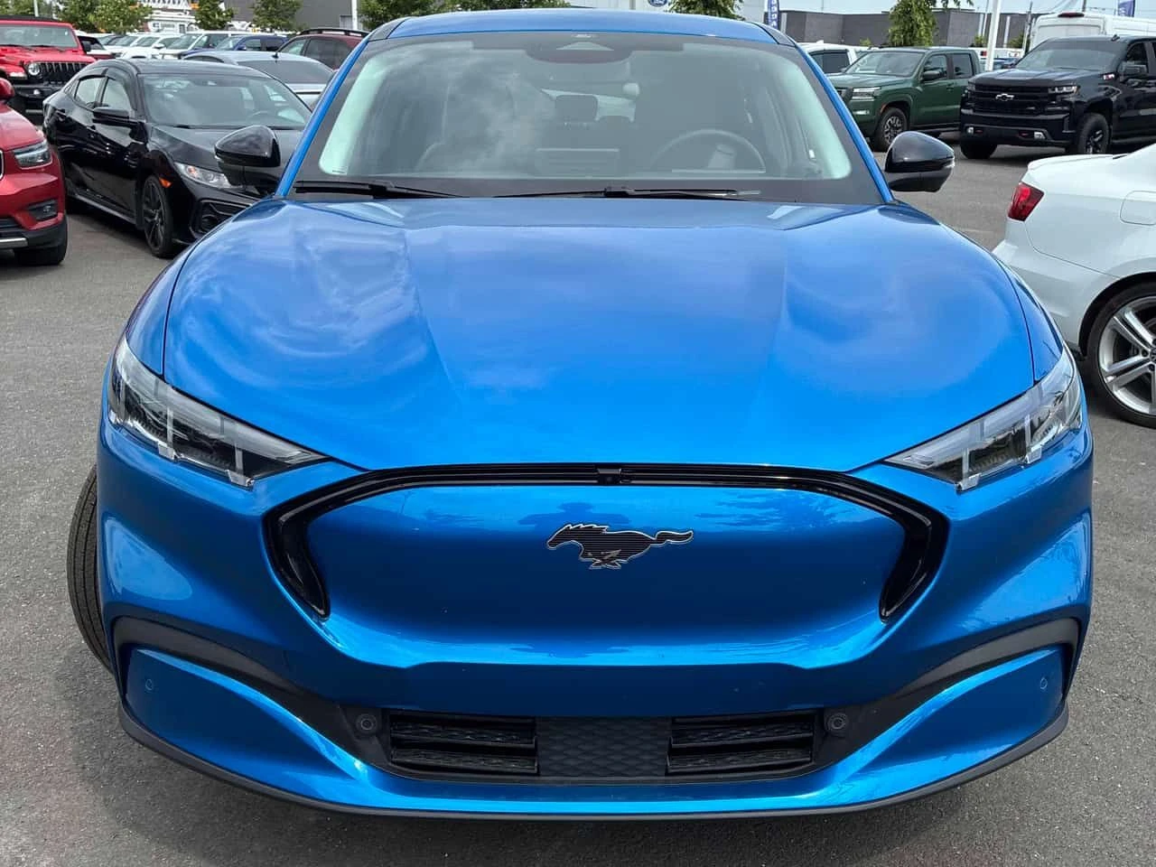 Ford Mustang Mach-E  Premium / 360 / DISTRONIC / АВТОКРЕДИТ , снимка 6 - Автомобили и джипове - 55508306