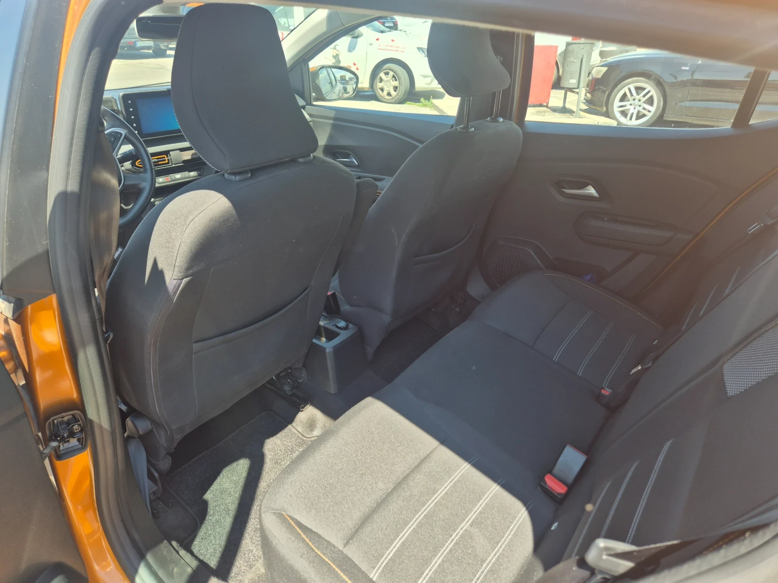 Dacia Sandero Stepway в гаранция!!! 27 000км, снимка 8 - Автомобили и джипове - 55615626