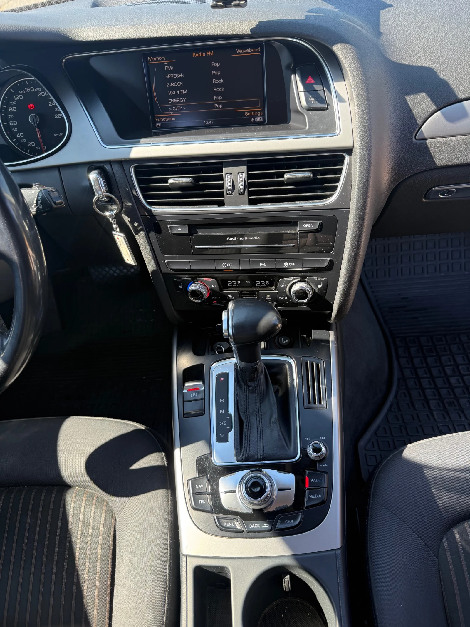 Audi A4 2.0TDI.Автомат* Нави* Фейслифт* , снимка 10 - Автомобили и джипове - 55681976
